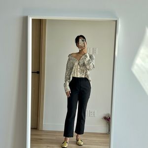 HM brand new pattern buttons down off white shirt size M/L